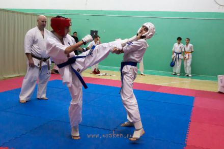26-klubnyie-sostyasaniya-karate-volgograd-uraken 12